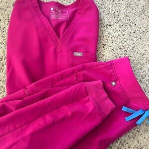 FIGS Technical Collection Medium Magenta